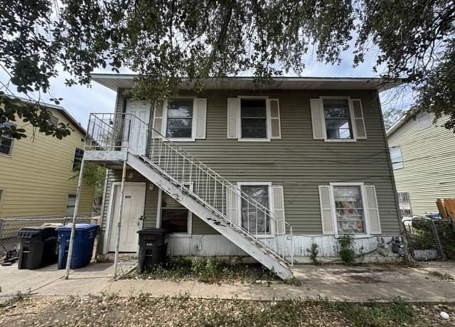 rental at 9013  Garnett Ave in San Antonio, TX — photo 1