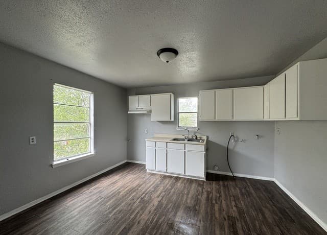 rental at 9013  Garnett Ave in San Antonio, TX — photo 4