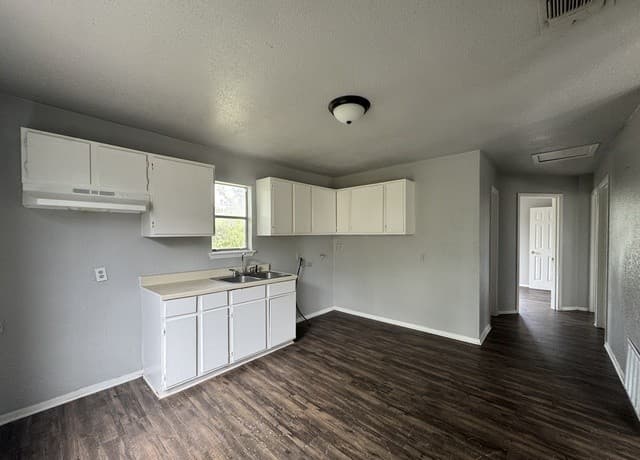 rental at 9013  Garnett Ave in San Antonio, TX — photo 5