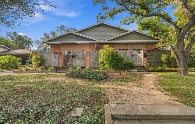 rental at 3030  Urban Crest Dr in San Antonio, TX — photo 1