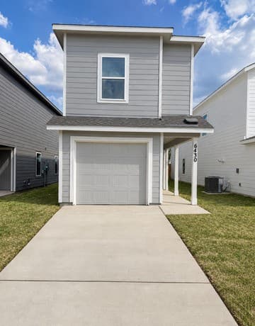 rental at 6430  Dali Bnd in San Antonio, TX — photo 2