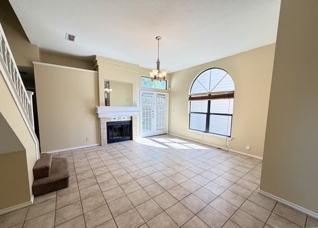 rental at 10207  Canton Fld in San Antonio, TX — photo 3