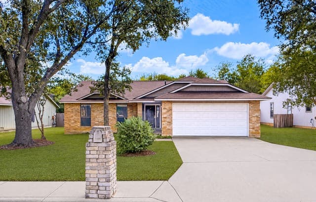 rental at 9806  Broad Forest St in San Antonio, TX — photo 1