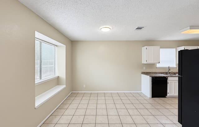 rental at 9806  Broad Forest St in San Antonio, TX — photo 5