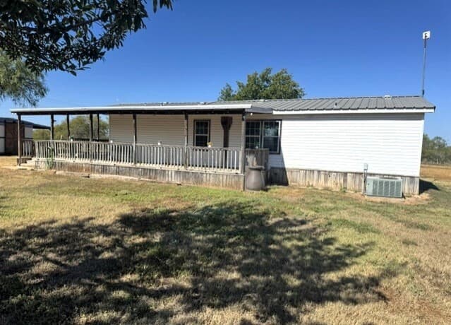 rental at 160  County Road 733 in Moore, TX — photo 2
