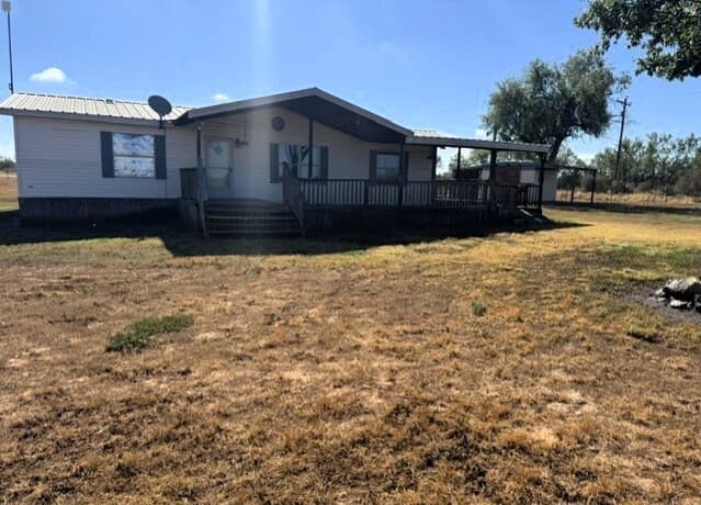 rental at 160  County Road 733 in Moore, TX — photo 3