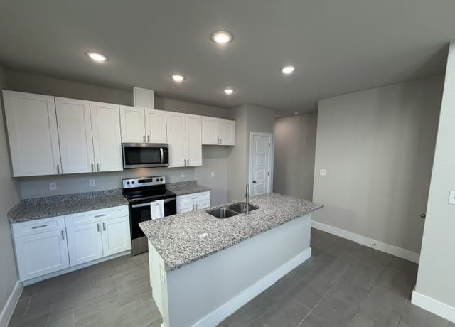rental at 210  Rainbow Unit UNIT 9 in San Antonio, TX — photo 3