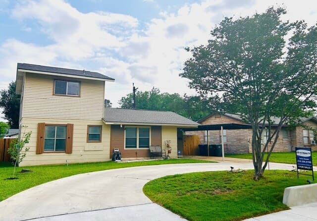 rental at 122  Hartford Ave in San Antonio, TX — photo 1