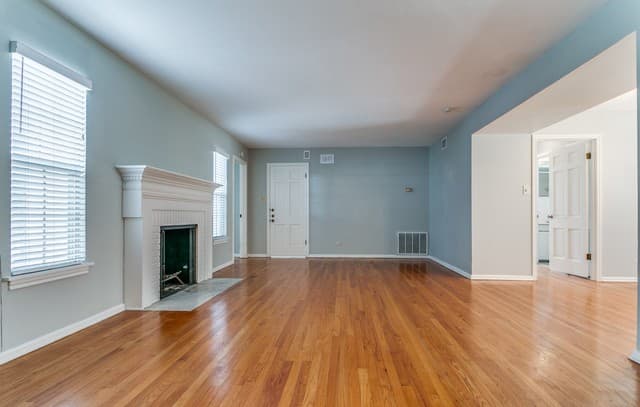 rental at 331 E Rosewood in San Antonio, TX — photo 5