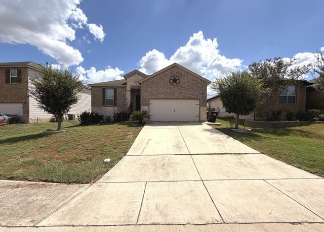 rental at 7150  Capricorn Way in Converse, TX — photo 2