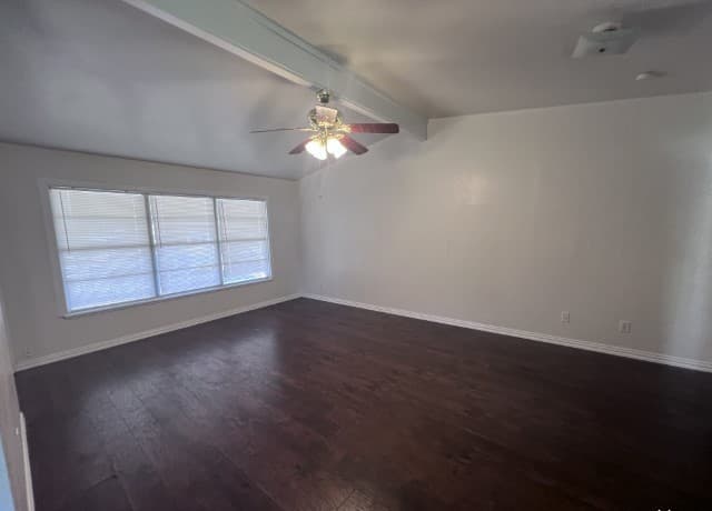 rental at 703 E Formosa Blvd in San Antonio, TX — photo 2