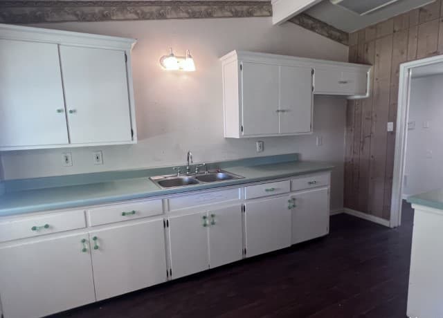 rental at 703 E Formosa Blvd in San Antonio, TX — photo 3