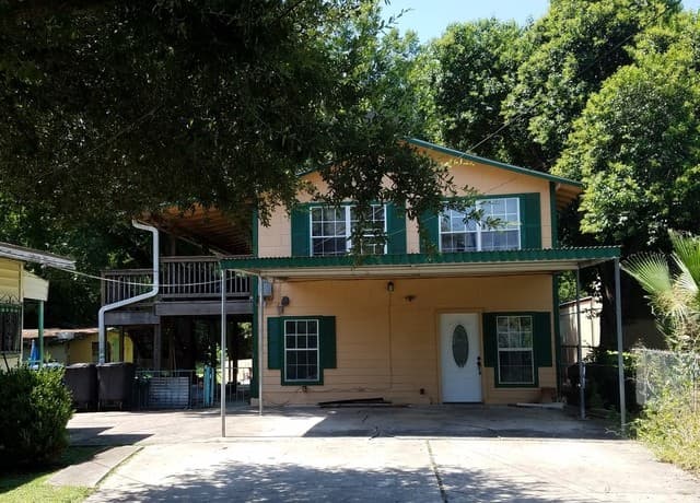 rental at 134  Cheyenne Unit 3 in San Antonio, TX — photo 1