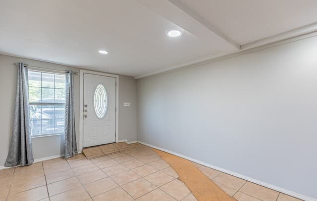 rental at 134  Cheyenne Unit 3 in San Antonio, TX — photo 2
