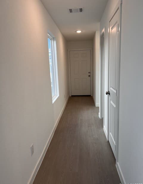 rental at 7654  Barcelo in San Antonio, TX — photo 2