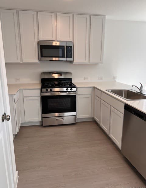 rental at 7654  Barcelo in San Antonio, TX — photo 4