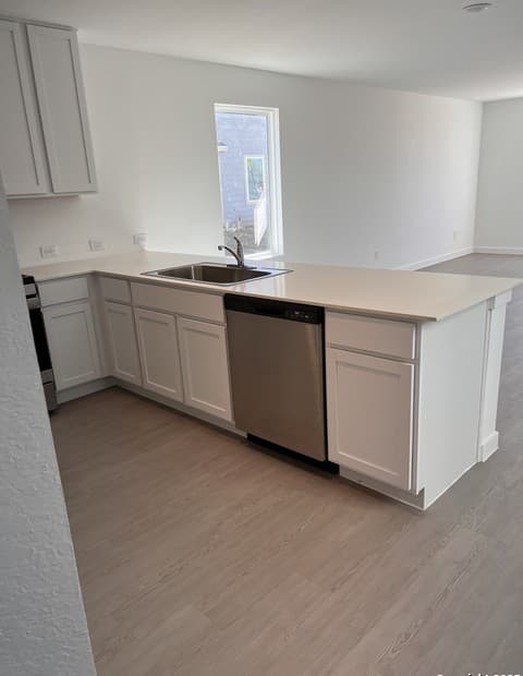 rental at 7654  Barcelo in San Antonio, TX — photo 5