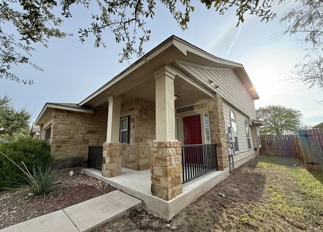 rental at 558  Briggs Dr in New Braunfels, TX — photo 2