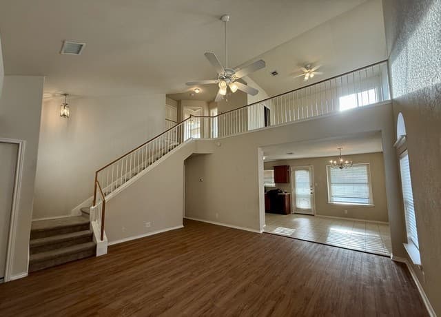rental at 558  Briggs Dr in New Braunfels, TX — photo 4