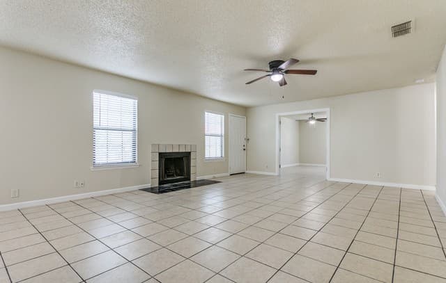 rental at 5702  Coldsprings Dr in San Antonio, TX — photo 4