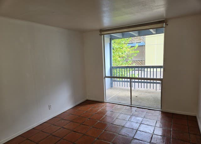 rental at 1305 E Mulberry Ave Unit 11 in San Antonio, TX — photo 5