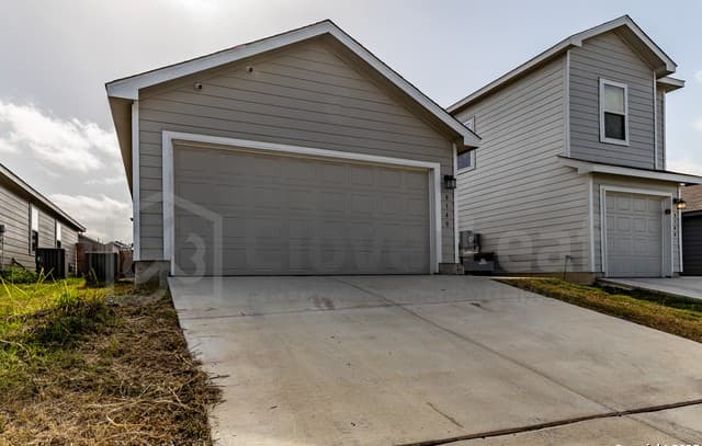 rental at 8140  Nube Medina in San Antonio, TX — photo 1