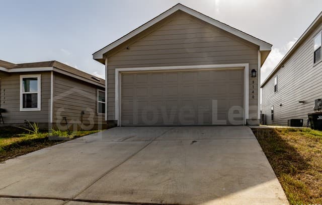 rental at 8140  Nube Medina in San Antonio, TX — photo 2