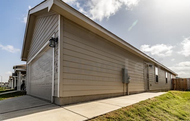 rental at 8140  Nube Medina in San Antonio, TX — photo 3