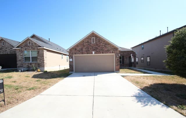 rental at 14622  Achilles Dr in San Antonio, TX — photo 1