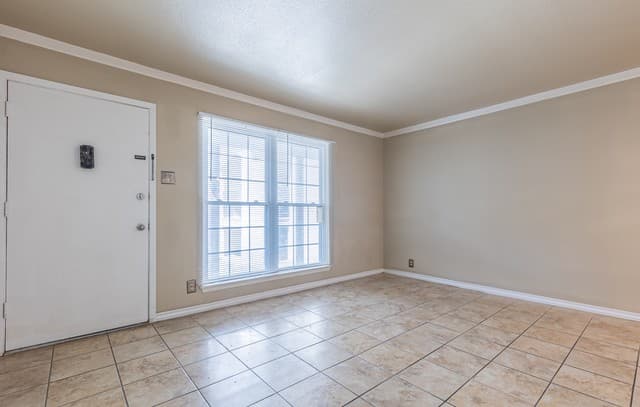 rental at 8702  Village Dr Unit 804 in San Antonio, TX — photo 5
