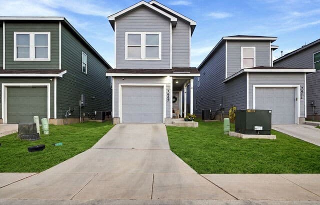 rental at 7607  Parish Place in San Antonio, TX — photo 3