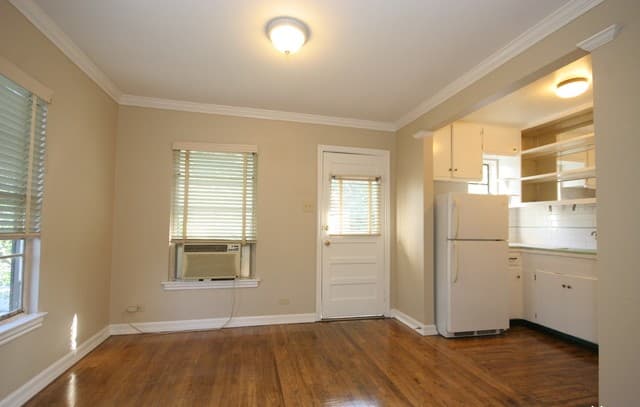 rental at 519 W Lynwood Ave Unit 2 in San Antonio, TX — photo 2