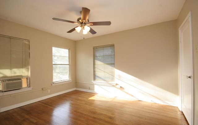 rental at 519 W Lynwood Ave Unit 2 in San Antonio, TX — photo 5