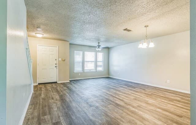 rental at 7427  Legend Point in San Antonio, TX — photo 4