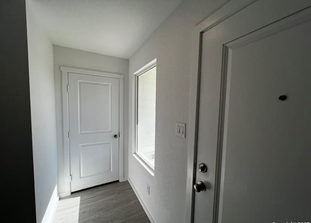 rental at 6933  Calcite Trail in Elmendorf, TX — photo 4