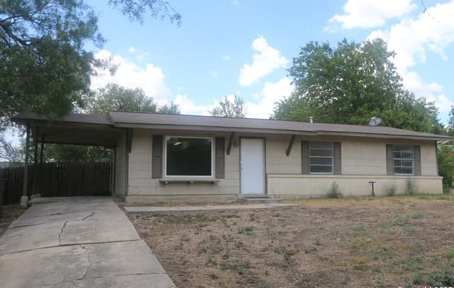 rental at 127  Fair Valley St in San Antonio, TX — photo 1