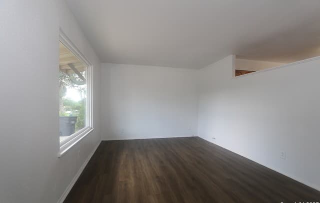 rental at 127  Fair Valley St in San Antonio, TX — photo 4