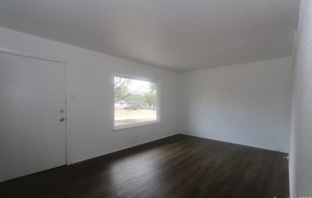 rental at 127  Fair Valley St in San Antonio, TX — photo 5