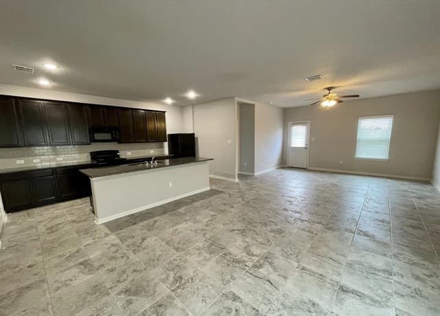 rental at 2618  Bordelon Nest in San Antonio, TX — photo 2