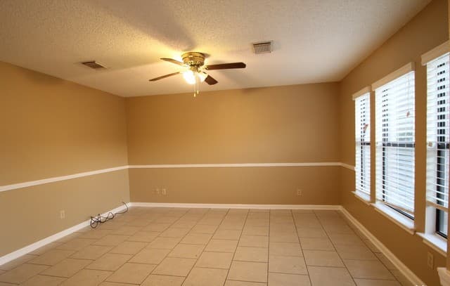 rental at 12011  Gable Oaks in San Antonio, TX — photo 4
