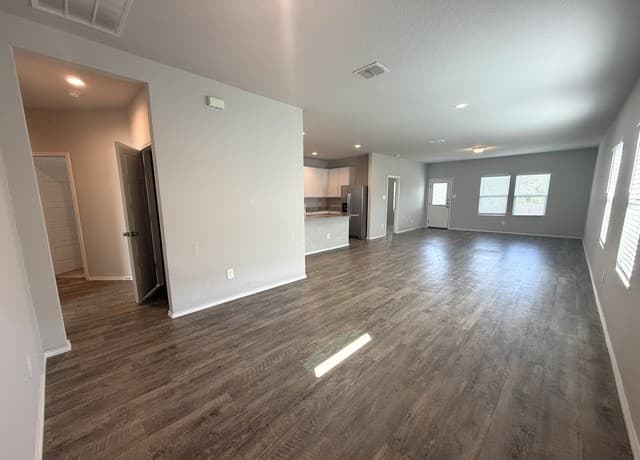 rental at 3630  Storm Moon in Converse, TX — photo 3