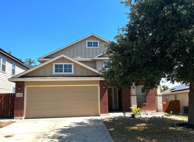 rental at 10707  Bayhill Den in San Antonio, TX — photo 1