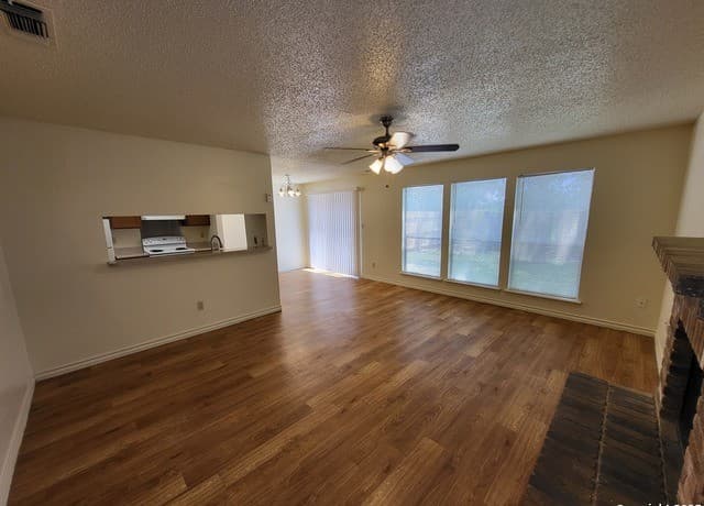 rental at 9940  Ardash Ln in San Antonio, TX — photo 5