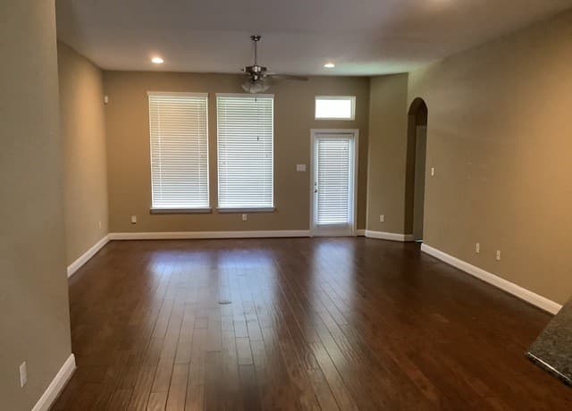 rental at 213  Flint Rd in Cibolo, TX — photo 4