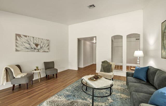 rental at 7637  Antique Oak St in Live Oak, TX — photo 2