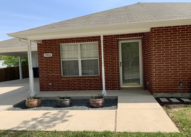 rental at 3502  Lura Ln in San Antonio, TX — photo 2