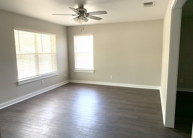 rental at 3502  Lura Ln in San Antonio, TX — photo 3