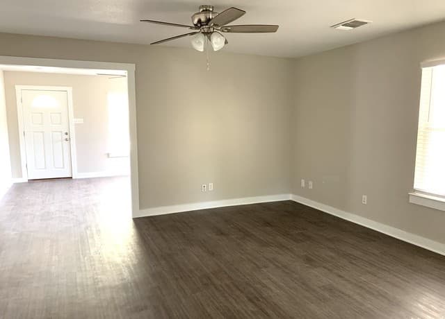 rental at 3502  Lura Ln in San Antonio, TX — photo 4