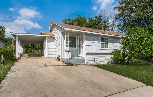 rental at 2445  Wyoming St in San Antonio, TX — photo 1