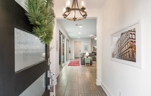 rental at 206  Ridgecrest Dr Unit 4 in San Antonio, TX — photo 2